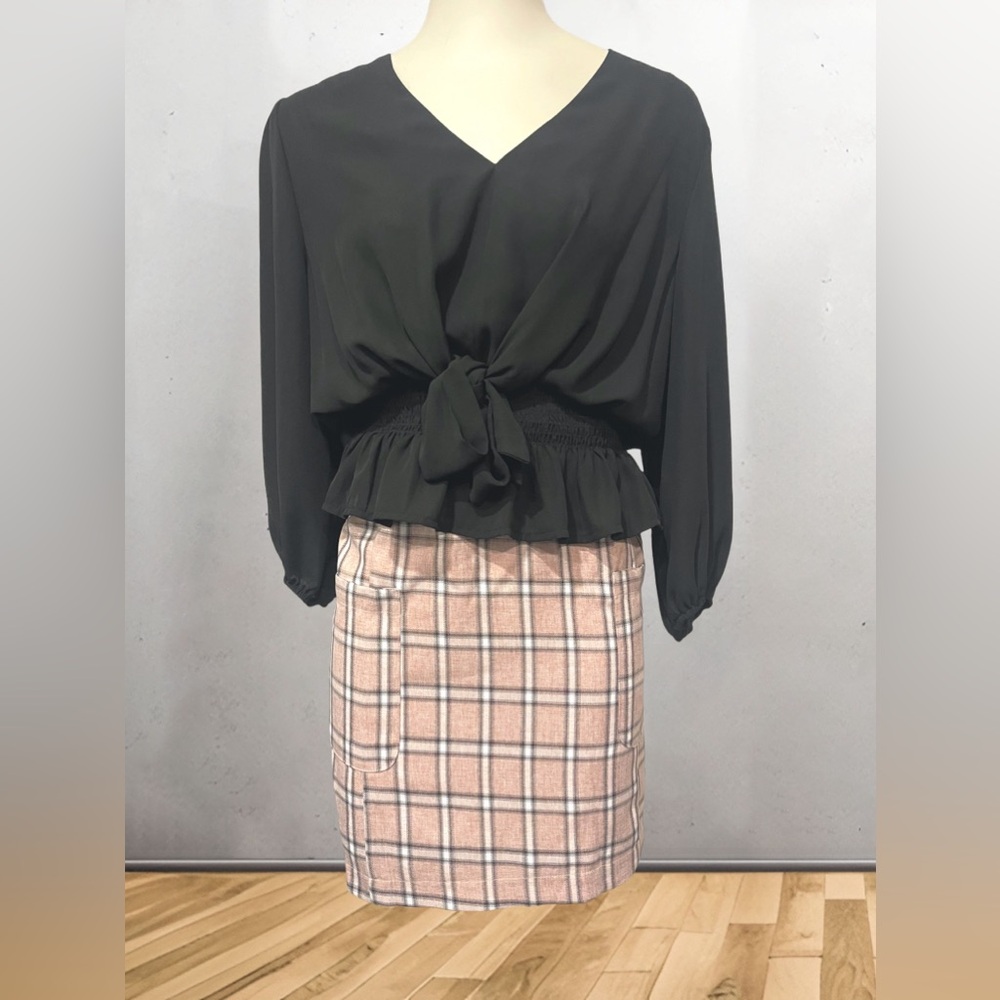 NWOT Plaid lined pink mini skirt with pockets, Francesca’s Mi Ami size Large